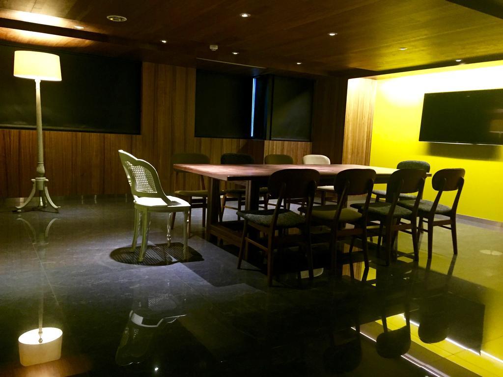 Inhouse Hotel Taichung Esterno foto