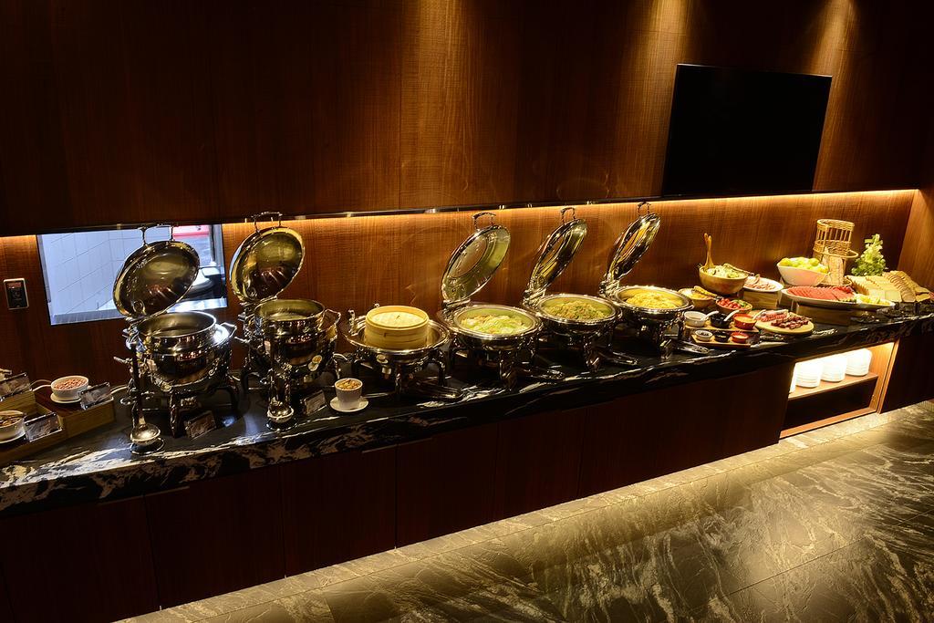 Inhouse Hotel Taichung Esterno foto