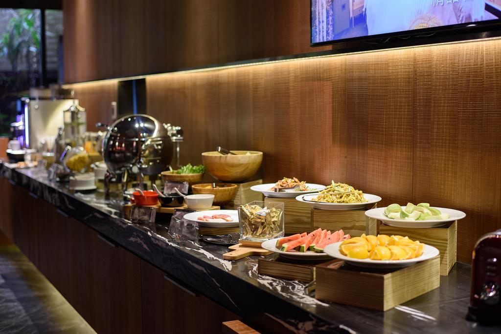 Inhouse Hotel Taichung Esterno foto