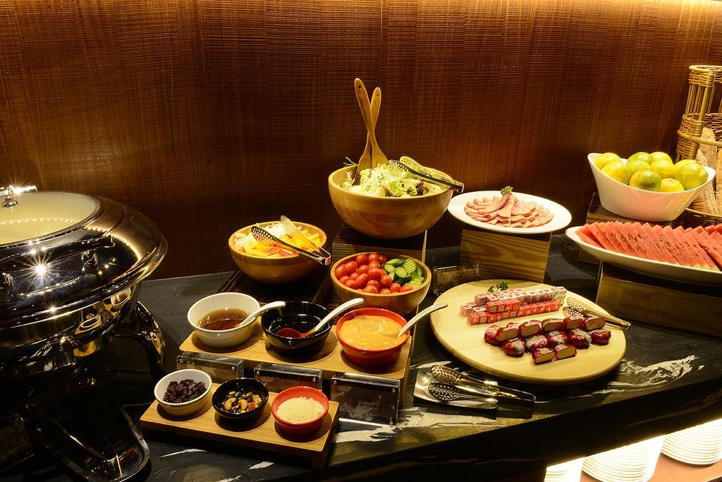 Inhouse Hotel Taichung Esterno foto