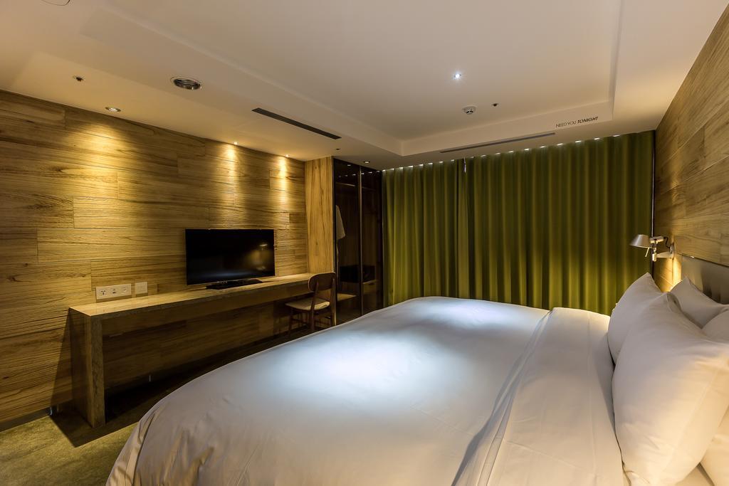 Inhouse Hotel Taichung Esterno foto