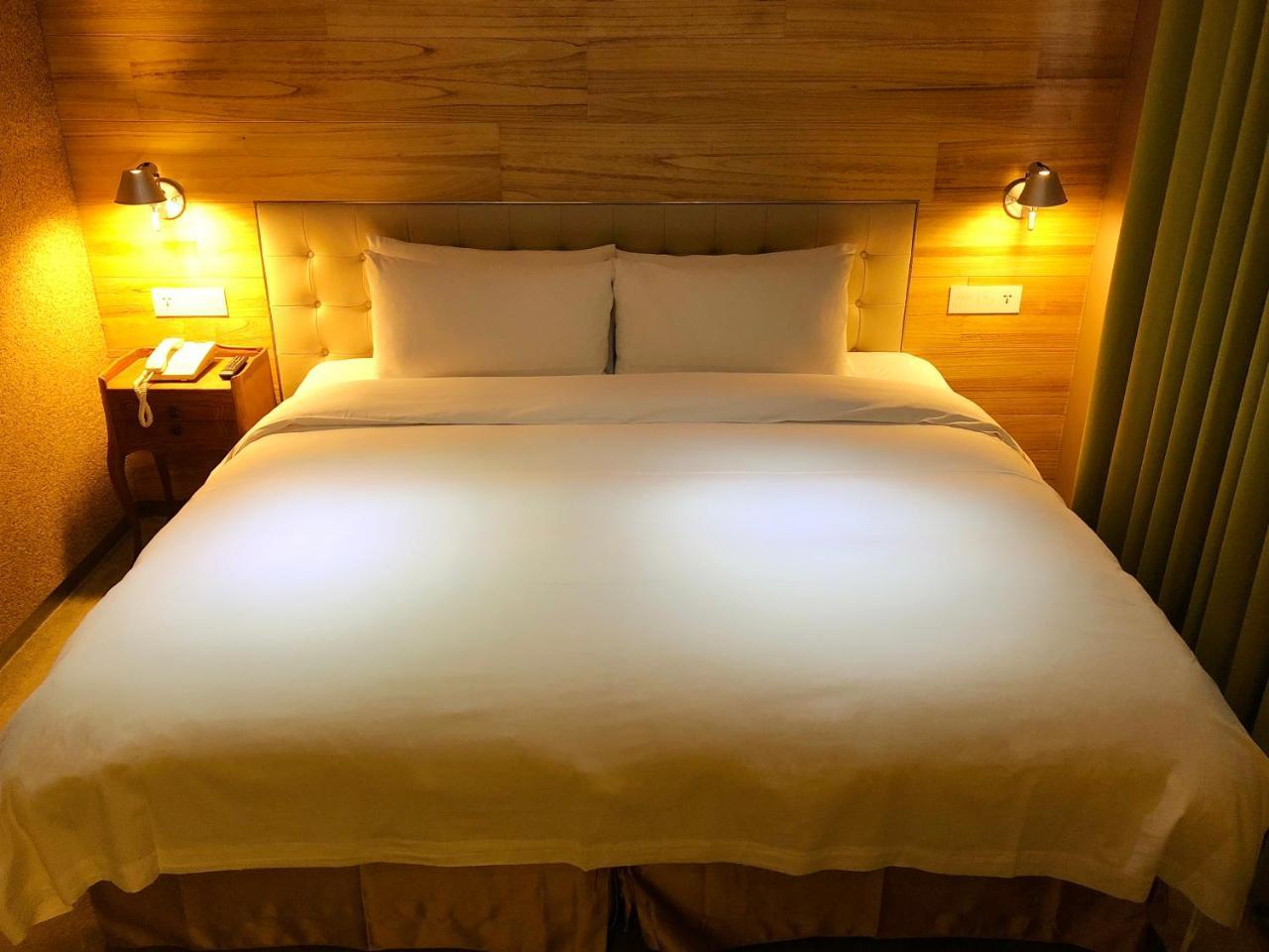 Inhouse Hotel Taichung Esterno foto