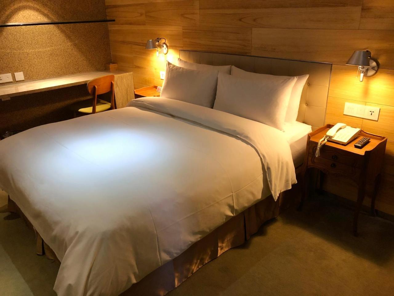 Inhouse Hotel Taichung Esterno foto