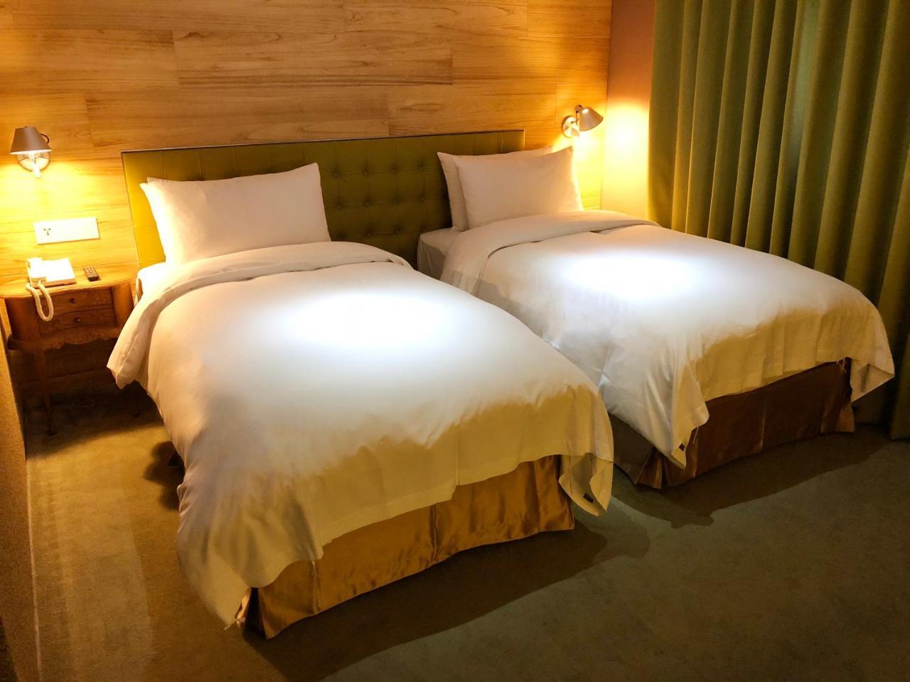 Inhouse Hotel Taichung Esterno foto